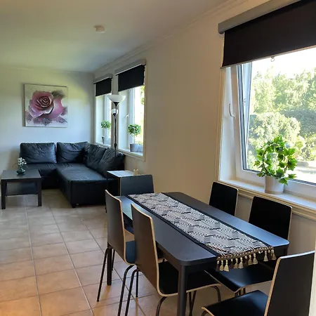 Apartment Praktisk I Til 5 *